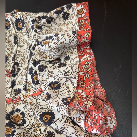 THML Women’s Floral Short Sleeve Top - Size XS - Picture 9 of 12